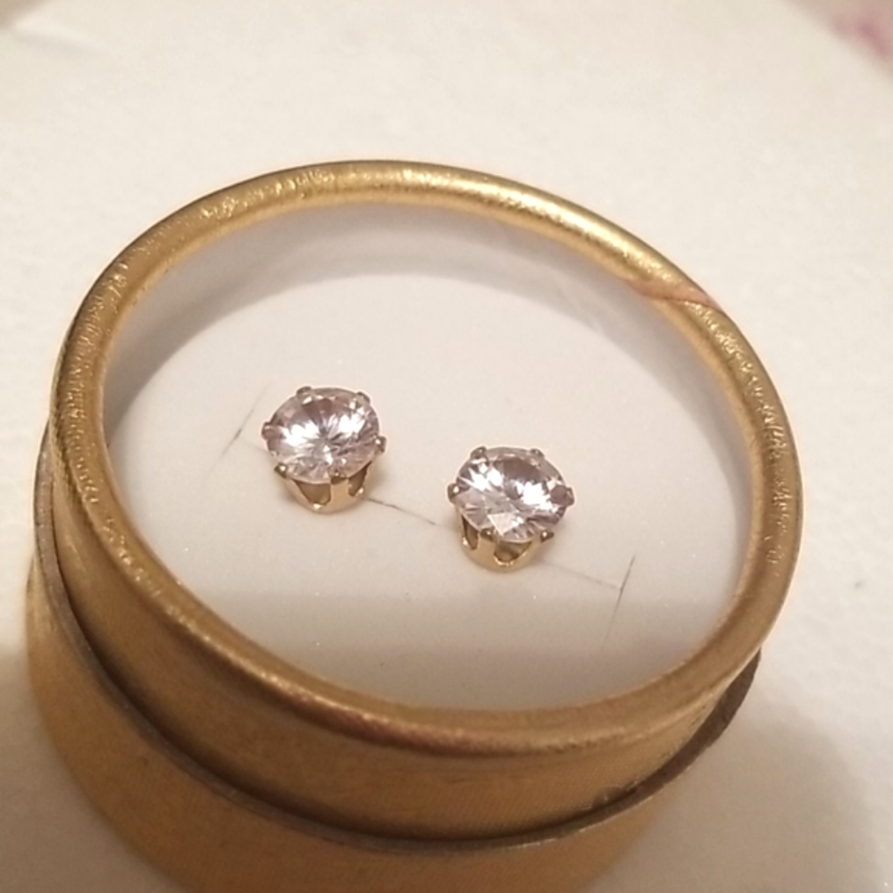 🍎 New 1 or 2 Carat Cubic Zirconia Sim Diamond Studs Gold